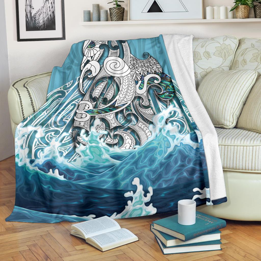 maori-manaia-the-blue-sea-premium-blanket