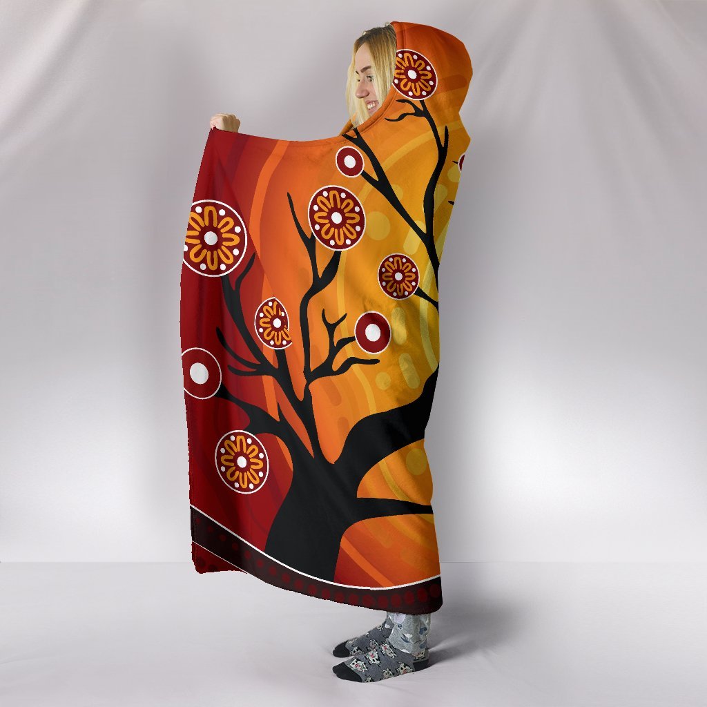 aboriginal-hooded-blanket-tree-in-spring-season